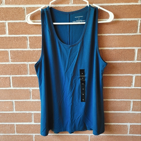 🦋3/$23🦋M Timeless Tank - Banana Republic - Picture 1 of 5